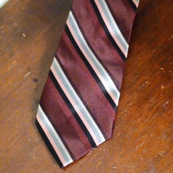 Van Heusen Other - VAN HUESEN Striped Silk Necktie